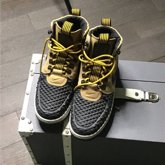 Nike Black and Mustard Lunar AF1 size 9.5 - Picture 9 of 9